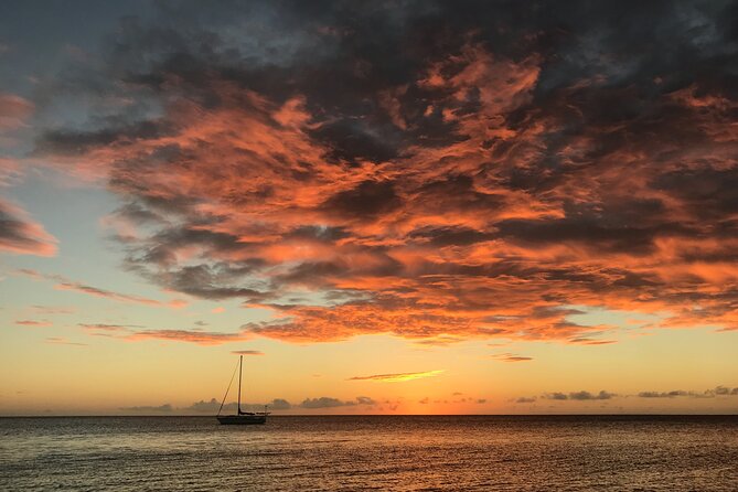 3 hour Glow Worm Sunset Cruise from Providenciales - Boat choice, group size, and comfort at sea