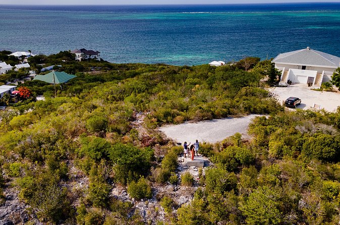 3-Hour Private Island Tour in Providenciales - Las Brisas and Chalk Sound: conch fritters, nachos, and drinks