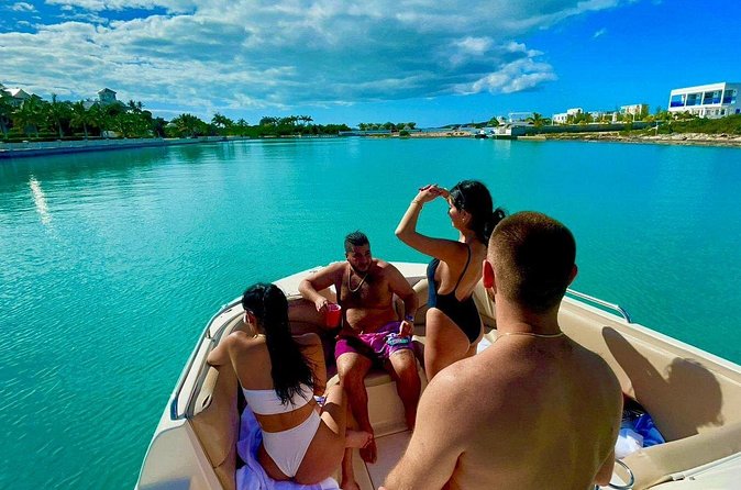 3 Hours Private Charter Tour Turks and Caicos - La Famille Express shipwreck: jump in or just enjoy the scene