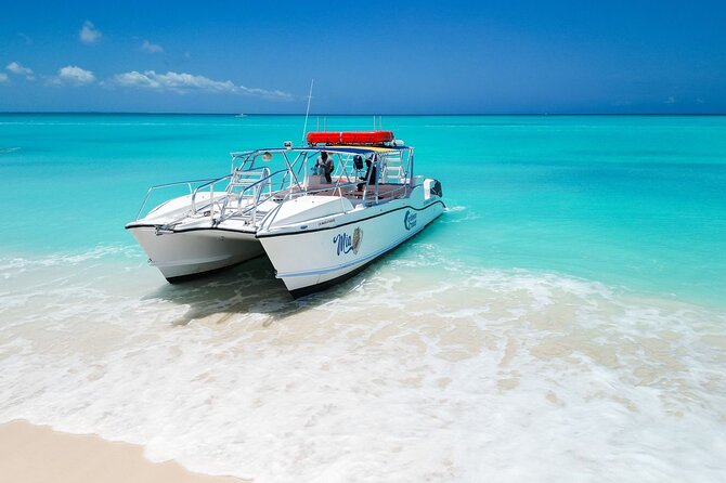 4HR Private Half-day Boat in Gracebay - Cruising near Grace Bay, with the guide driving the day