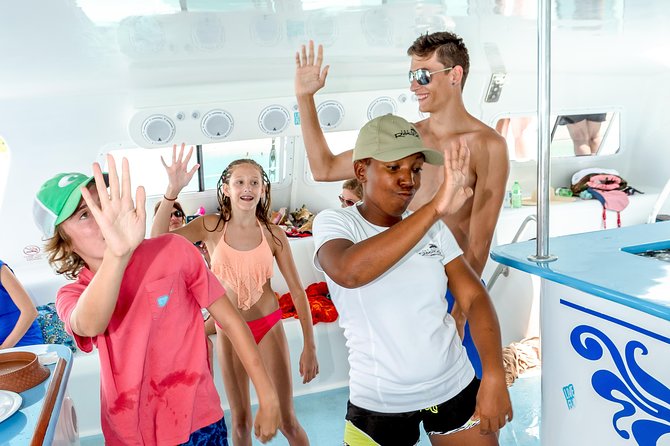 Family Catamaran & Snorkeling Cruise Turks & Caicos - Crew Commentary and How to Get More From the Reef