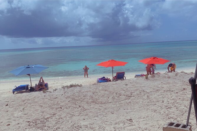 Fun day at Private Beach Bar&Grill/Grand Turk - The quick museum stop: a calm reset before the water time