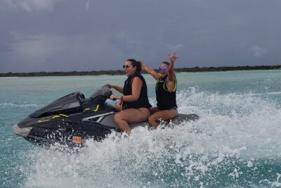 Jet Ski Shipwreck and Private Island Excursion