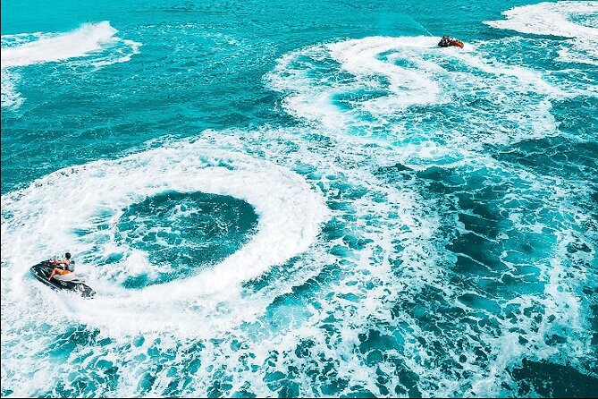 Jet Skiing around La famille ship and smaller pristine cays - 2 hours on jet skis: how the time actually works