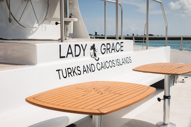 Lady Grace Signature Catamaran Sunset Sail from Ritz-Carlton - Open bar plus hors d’oeuvres, what’s really included