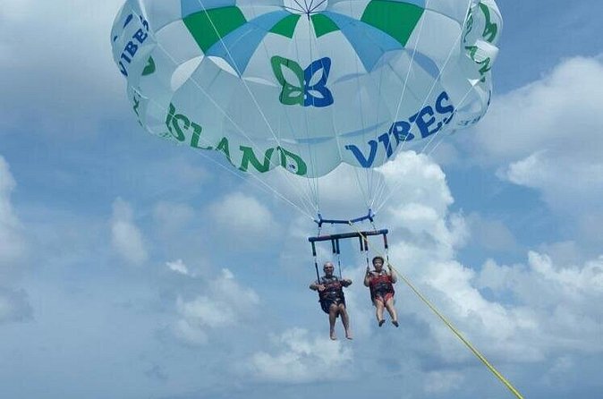 Private 4hr Parasail - Snorkel & Water-Sports Adventure, Turks and Caicos - Food and drinks included: lunch, soda, local beer, and rum punch