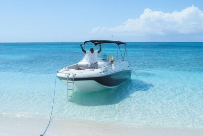 Private Boat Tours to outer islands, snacks drinks- snorkel- cruise!