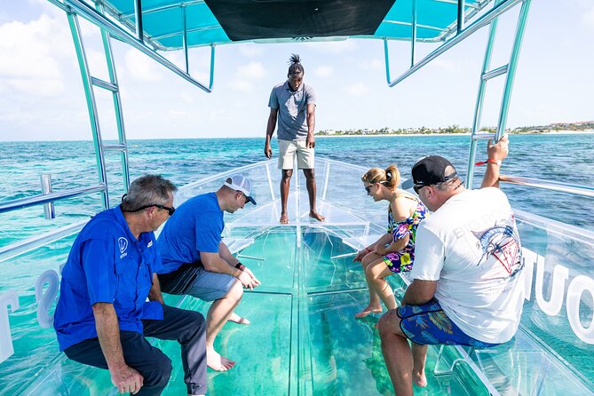 Private Clear Boat experience in Grace Bay - Your private setup: up to 8 people for 1 hour 15 minutes