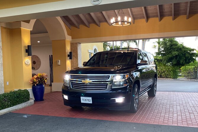 Private Luxury SUV Transfer Providenciales Airport (ONE WAY) - Airport Pickup That Starts at Curbside, Not a Meeting Point Confusion Zone