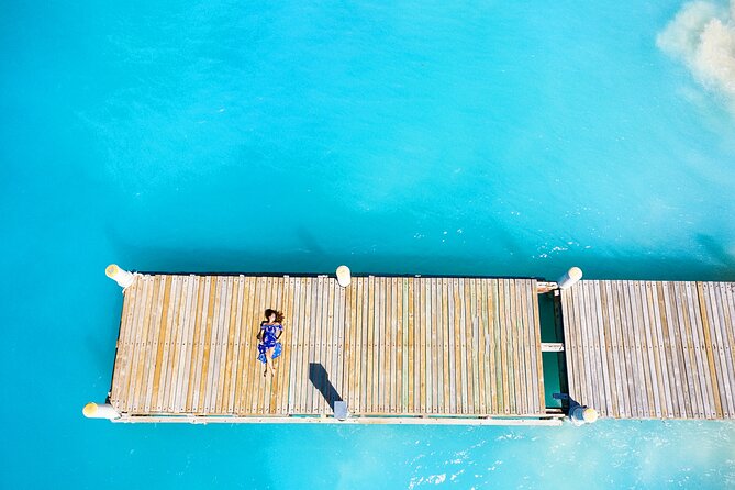 Private Photoshoot in the Turks and Caicos Islands - From your villa to the beach: how the one-hour session plays out