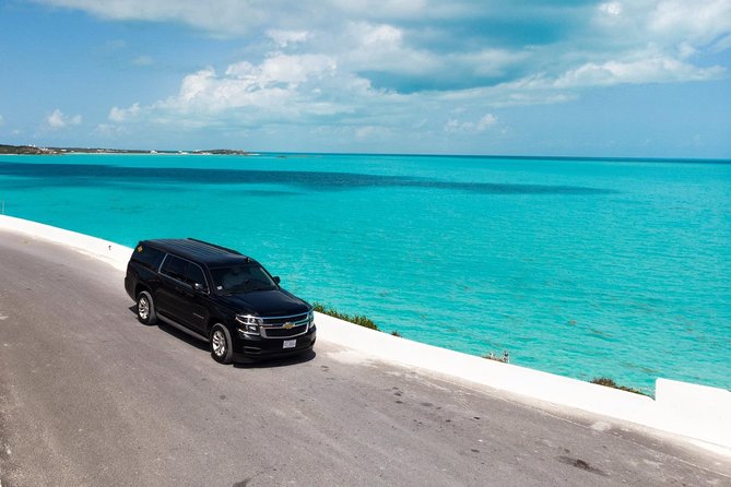 Private SUV Service (Airport-One Way) - The Car and Driver Experience: Clean SUVs, Smooth Communication