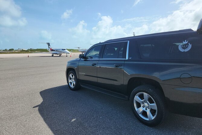Providenciales Airport Private Transfer (Round trip) - The ride itself, Leeward Highway and the 20-minute timeline