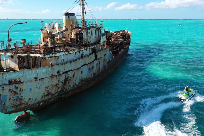 Shipwreck Adventure in Providenciales - Jet skiing to La Famille Express, not just looking at it